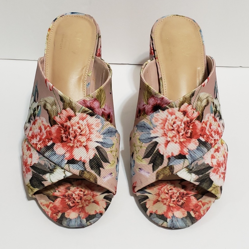 Apt. 9 Floral Sandals